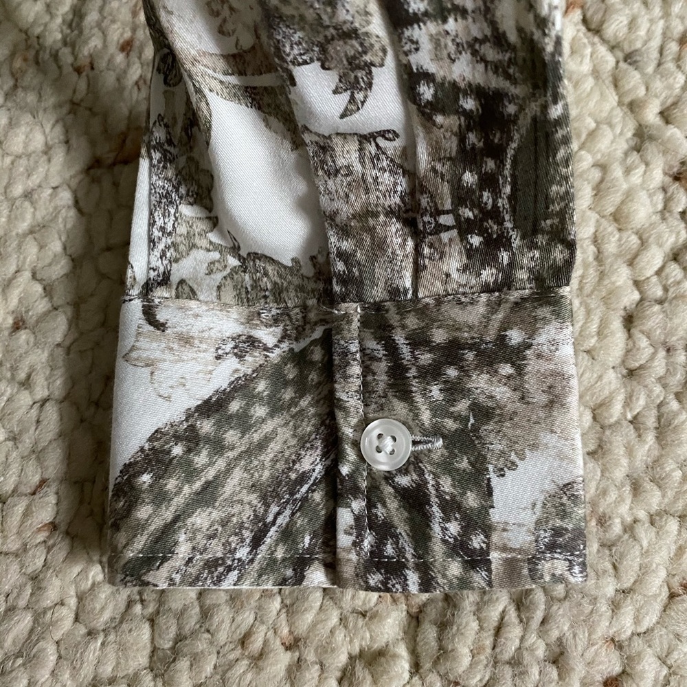 NWT Van Heusen Ladies Button Down - Picture 3 of 4